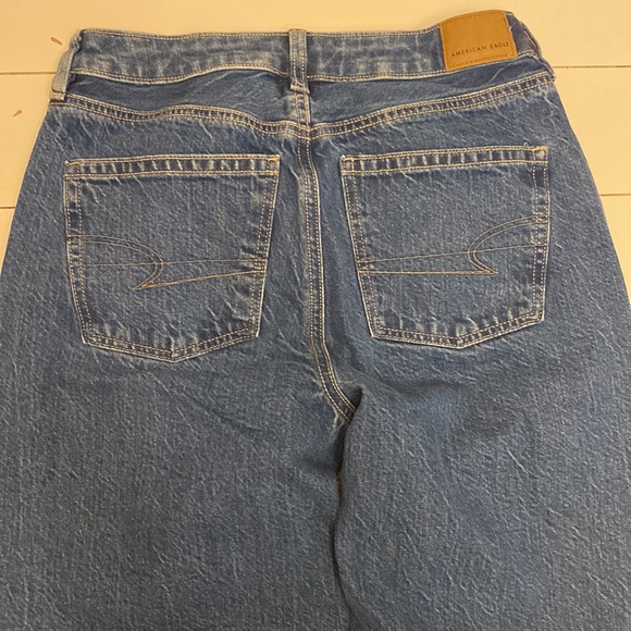 American eagle comfort waist band mom jean - size 4 long - Picture 4 of 8